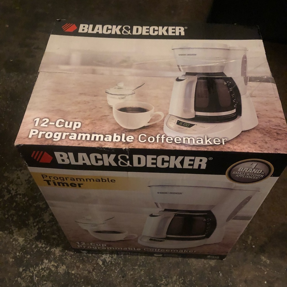 BLACK+DECKER Honeycomb Collection 12-Cup Programmable Coffeemaker